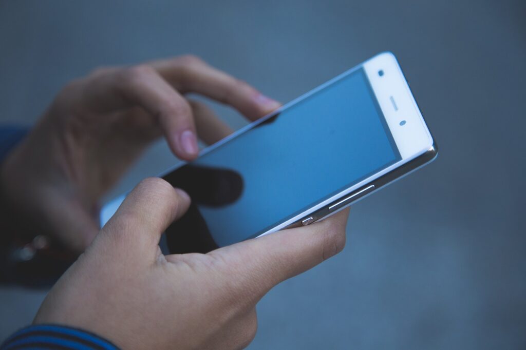 You can check network status by clicking below: https://www.verizon.com/support/check-network-status/